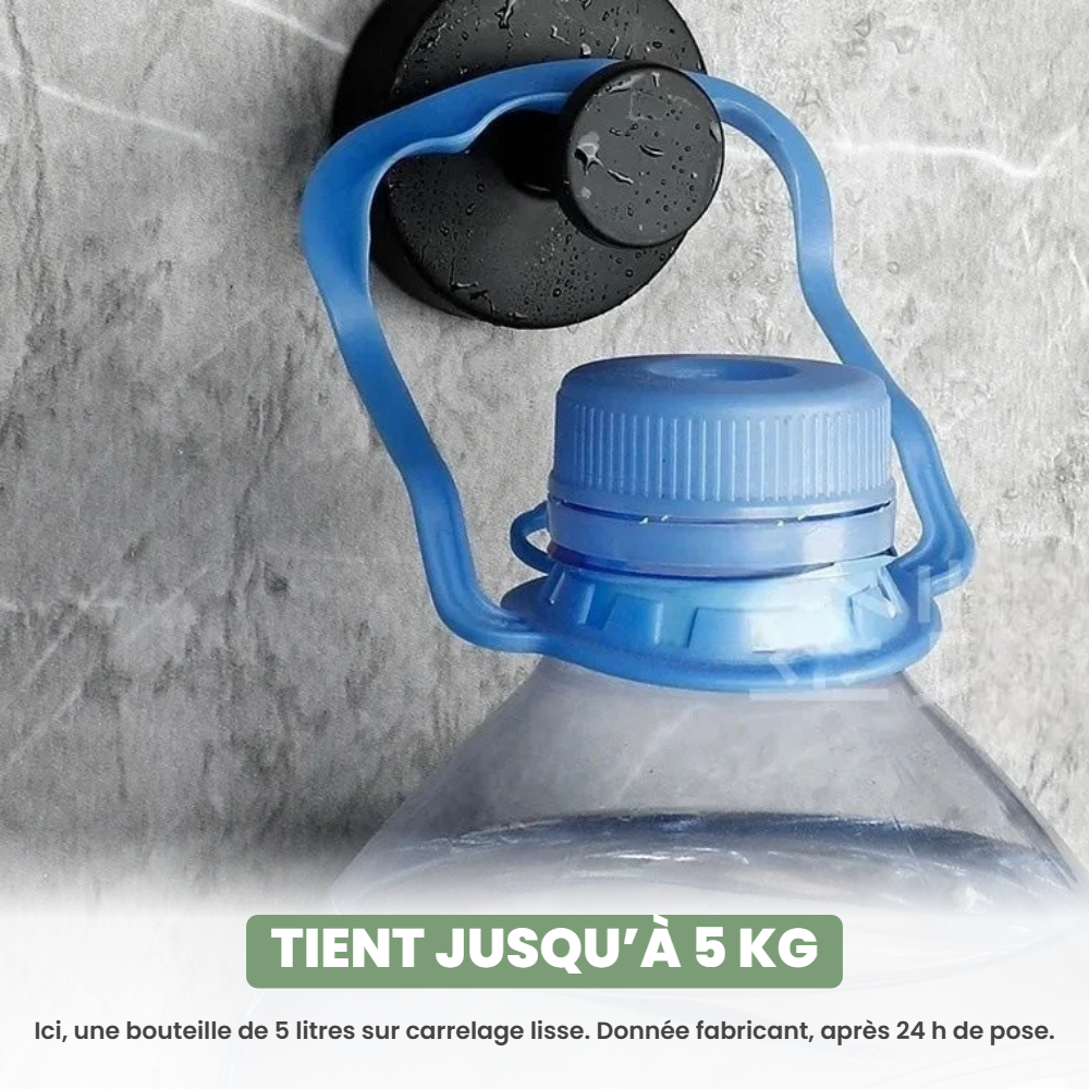 Crochet sans percer Murovea tenant une bouteille de 5 litres sur carrelage lisse